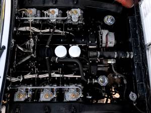 Image 4/32 of Ferrari 400 GT (1977)
