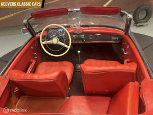 Image 37/50 of Mercedes-Benz 190 SL (1961)