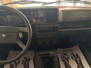 Image 12/14 of Lancia Delta (1990)