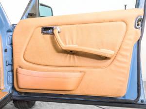 Bild 18/50 von Mercedes-Benz 300 D Turbodiesel (1982)
