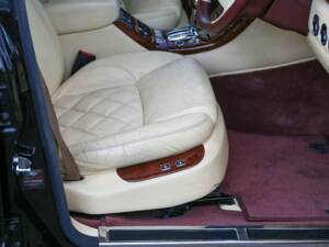 Image 12/50 of Bentley Arnage T 24 Mulliner (2002)