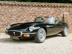 Image 1/50 of Jaguar E-Type V12 (1974)