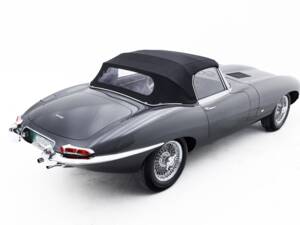 Image 13/32 of Jaguar E-Type 3.8 (1961)