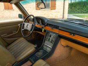 Image 27/50 of Mercedes-Benz 280 SE (1973)