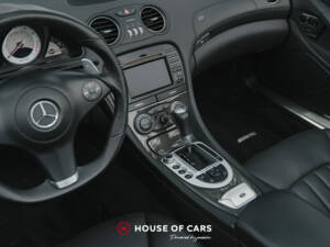 Immagine 26/43 di Mercedes-Benz SL 63 AMG (2008)