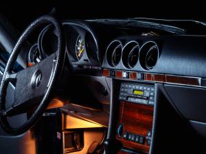 Immagine 8/23 di Mercedes-Benz 560 SL (1986)