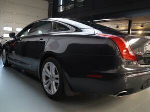 Immagine 25/32 di Jaguar XJ 5.0 (2011)