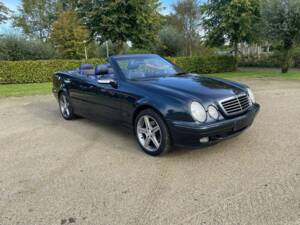 Afbeelding 6/7 van Mercedes-Benz CLK 200 (2000)