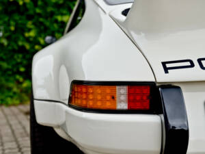 Imagen 9/35 de Porsche 911 Carrera RS (1995)