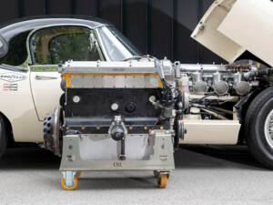 Image 12/15 of Jaguar E-Type 3.8 (1961)