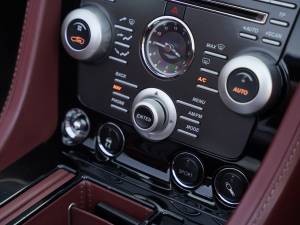 Imagen 36/50 de Aston Martin DBS Volante (2011)