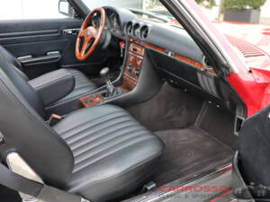 Image 23/41 of Mercedes-Benz 300 SL (1987)