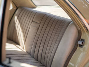 Image 37/40 of Mercedes-Benz 350 SE (1975)