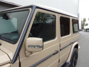 Bild 32/99 von Mercedes-Benz G 500 (lang) (2003)