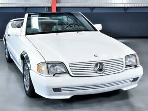 Afbeelding 5/7 van Mercedes-Benz SL 500 (1994)