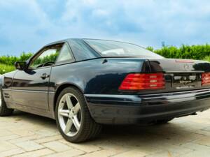 Immagine 6/50 di Mercedes-Benz SL 500 (1998)