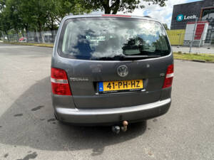 Image 6/25 of Volkswagen Touran 1.4 TSI (2004)