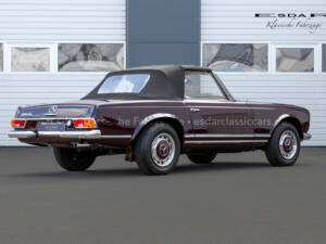 Immagine 2/33 di Mercedes-Benz 280 SL (1969)