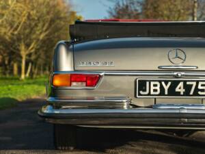 Image 31/50 de Mercedes-Benz 280 SE 3,5 (1971)