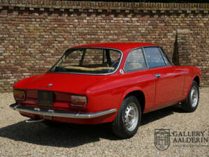 Bild 48/50 von Alfa Romeo Giulia GT 1300 Junior (1975)