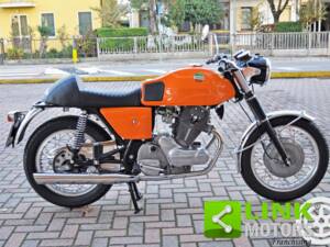 Image 2/10 of Laverda DUMMY (1969)