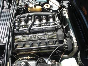 Bild 28/37 von BMW M 635 CSi (1988)