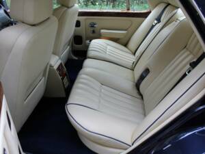 Image 14/20 of Rolls-Royce New Silver Spirit (1996)