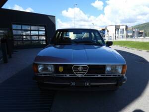 Imagen 2/14 de Alfa Romeo Giulietta 1.6 (1982)