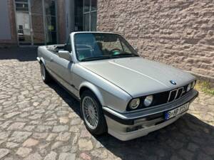 Image 6/29 of BMW 318i (1991)