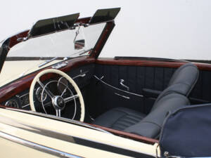 Immagine 6/27 di Mercedes-Benz 220 Cabriolet A (1952)