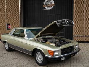 Image 43/50 of Mercedes-Benz 500 SEC (1984)