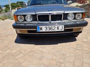 Image 2/40 of BMW 750iL (1989)