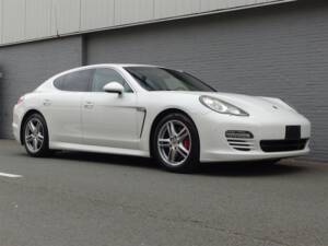 Image 2/98 of Porsche Panamera S (2010)
