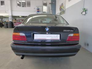 Image 30/33 of BMW 318is (1995)