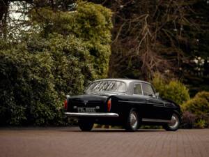 Image 21/50 of Bristol 409 (1967)