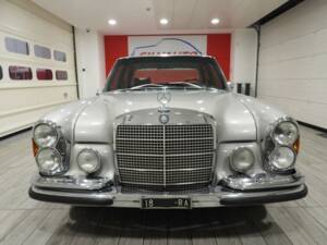 Image 2/15 of Mercedes-Benz 280 E (1972)