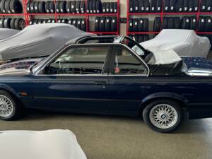 Immagine 12/19 di BMW 316i Baur TC (1990)