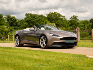 Image 96/97 of Aston Martin Vanquish S Volante (2018)