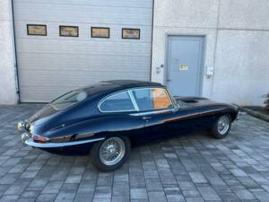 Image 6/33 of Jaguar E-Type 4.2 (1966)