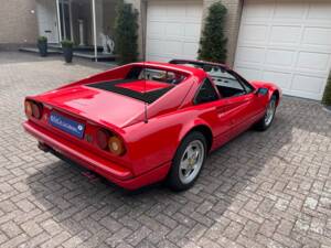 Image 17/48 of Ferrari 328 GTS (1989)