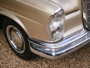 Image 27/50 de Mercedes-Benz 250 SE (1966)