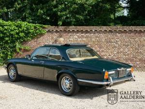 Image 2/50 of Jaguar XJ 6 L 4.2 (1975)