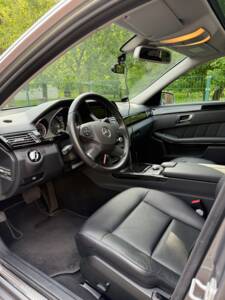 Image 9/14 de Mercedes-Benz E 500 4MATIC (2009)