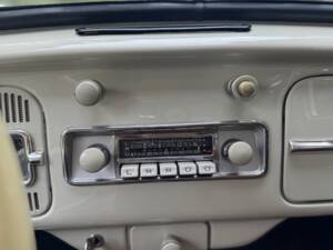 Afbeelding 18/27 van Volkswagen Käfer 1300 (1966)