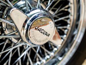 Bild 29/50 von Jaguar E-Type 4.2 (1965)