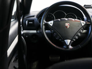 Bild 38/41 von Porsche Cayenne GTS (2007)