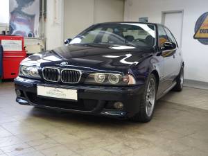 Image 7/40 of BMW M5 (2000)