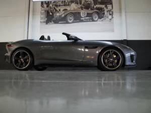 Image 28/50 of Jaguar F-Type (2019)