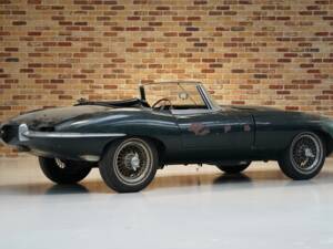 Image 3/28 of Jaguar E-Type 3.8 (1962)