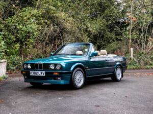 Image 22/38 of BMW 325i (1992)